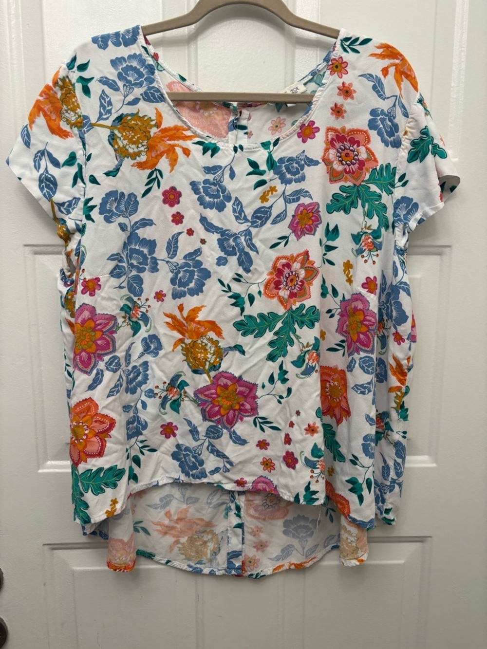 Rachel Zoe White Floral Short-Sleeve Tunic with Blue, Pink & Orange Print